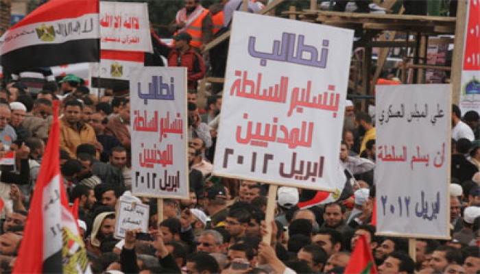 140 دبلوماسيًّا مصريًّا يطالبون بإجراء الانتخابات في موعدها