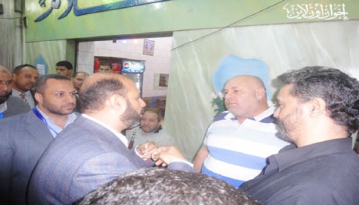 عمرو زكي لأهالي ترعة الجبل: لن نسمح بسرقة مصر