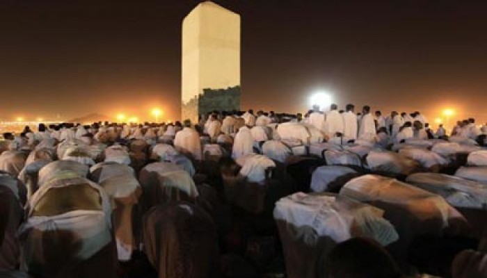 حجاج بيت الله ينفرون إلى المزدلفة