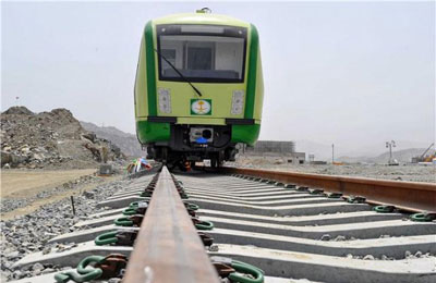 قطار المشاعر يُصعِّد 300 ألف حاج إلى عرفات