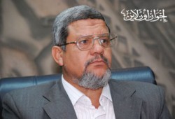 يسري بيومي يتقدم بأوراقه "فردي- عمال" بالقاهرة