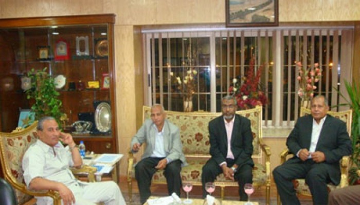 محافظ أسوان يستقبل وفد "الحرية والعدالة"