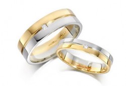 أتمسك بخطيبتي وأهلها يستنزفونني ماليًّا.. ماذا أفعل؟