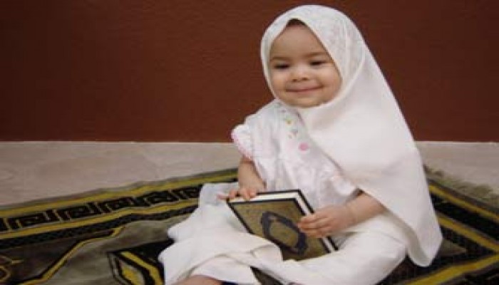 بنت الـ3 سنوات لا تتحدث مع والدتها إلا بالكاد!