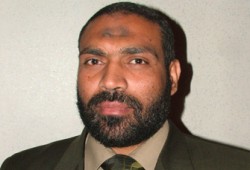 جمال شحاتة يتقدم بأوراق ترشحه "فردي- عمال"