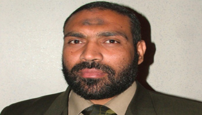 جمال شحاتة يتقدم بأوراق ترشحه "فردي- عمال"