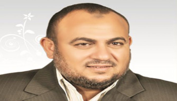 رمضان عمر يتقدم بأوراقه على مقعد "العمال" بحلوان