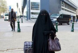 محكمة بلجيكية ترفض وقف قانون حظر النقاب