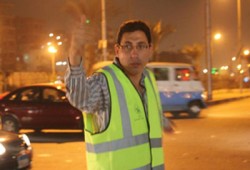 شباب "الحرية والعدالة" ينظمون المرور بشمال القاهرة