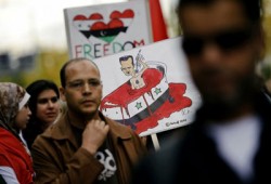 11 شهيدًا بسوريا والإضراب يعم البلاد