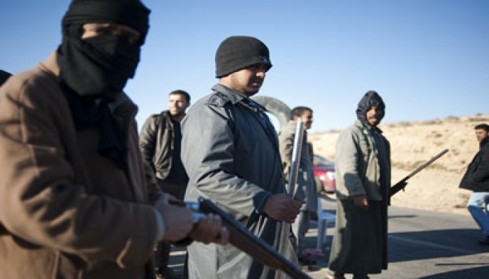 ثوار ليبيا يعززون قوتهم حول سرت وبني وليد