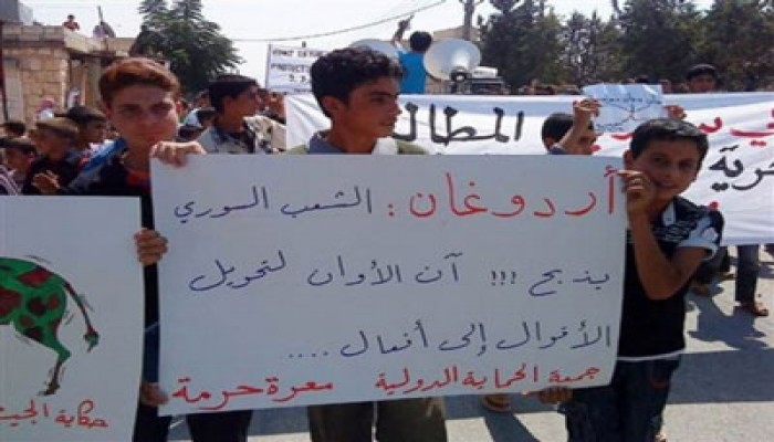 سوريا.. استشهاد 13 في جمعة "الحماية الدولية"