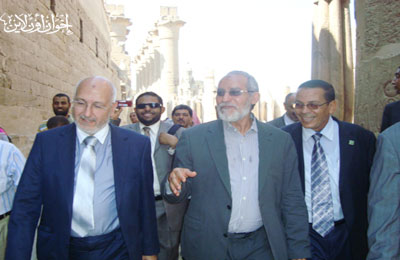 المرشد العام يختتم زيارته للأقصر بزيارة أشهر آثارها