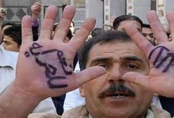 13 شهيدًا ومظاهرات ليلية ضد الأسد