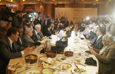 الإفطار السنوي للإخوان المسلمين.. يوم اجتمعت فيه مصر