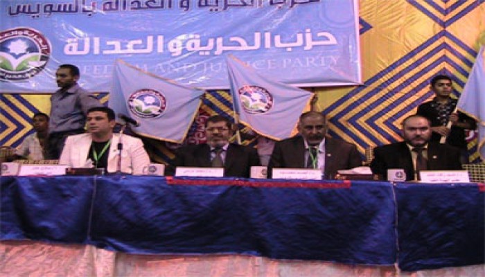 رئيس "الحرية والعدالة" يطالب المصريين بدفع عجلة الإنتاج