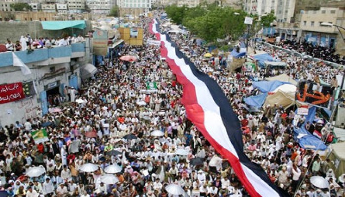 مئات الآلاف يحيون جمعة "رفض الوصاية" باليمن
