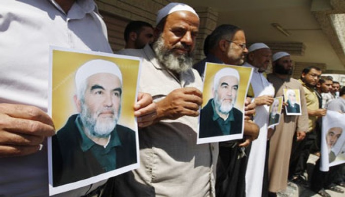 "المحامين": بريطانيا انبطحت للصهاينة باعتقال رائد صلاح