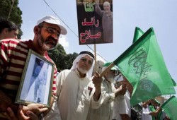 لندن تؤجل محاكمة رائد صلاح