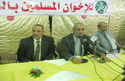 المرشد العام يطالب الشعب بحماية الثورة من اللصوص