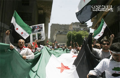 مظاهرة سورية بالقاهرة تطالب بإسقاط "الأسد"