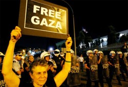 نشطاء "الحرية 2" يرفضون شحن مساعداتهم إلى غزة