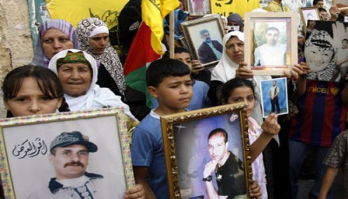 إضراب عن الطعام للأسرى الفلسطينيين في كلِّ سجون الاحتلال