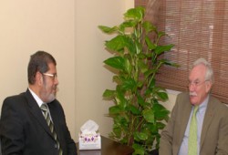 د. محمد مرسي يستقبل السفير الفرنسي بالقاهرة