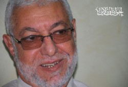 الأمين العام يهنئ د. محمد كمال بزفاف كريمته