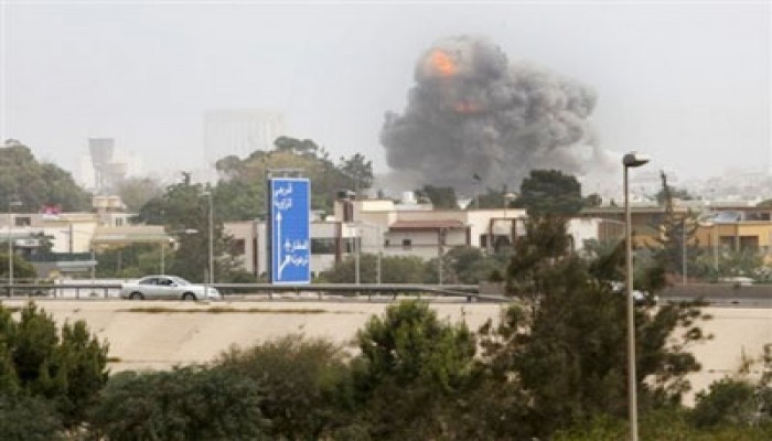 الجارديان: ثوار ليبيا غاضبون من إستراتيجية "النيتو"