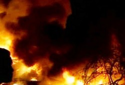 الناتو يواصل قصف طرابلس ويمدد مهمته 3 أشهر