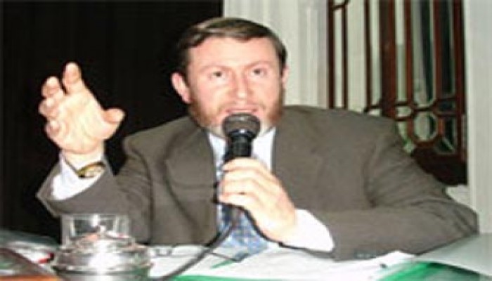 فريد إسماعيل يقدم مبادرةً لدعم الاقتصاد من صناعة الدواء