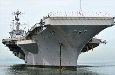 الناتو يشنُّ أعنف غاراته على القذافي