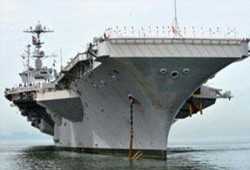 الناتو يشنُّ أعنف غاراته على القذافي