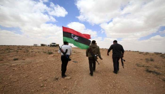 تمويل ثوار ليبيا من أموال القذافي المجمدة