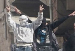 "جمعة عظيمة" في سوريا.. ومحافظ جديد لحمص