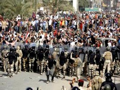 آلاف المتظاهرين العراقيين يطالبون برحيل الاحتلال وحكومته