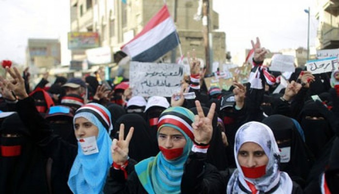 ثوار اليمن يحذرون من تهريب صالح لأموال الشعب