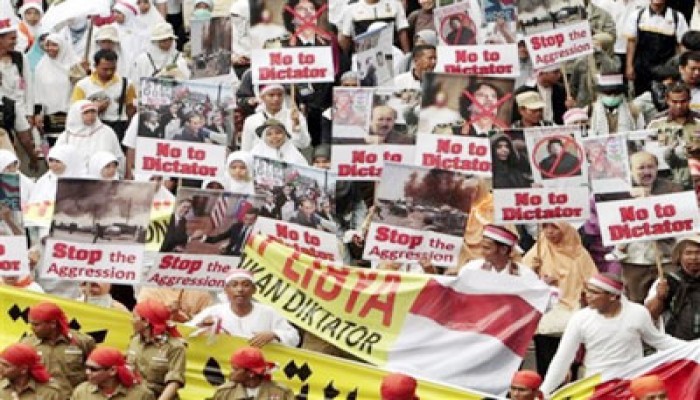 10 آلاف إندونيسي يتظاهرون دعمًا لليبيا واليمن