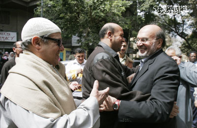 د. أسامة سليمان يصل إلى منزله بعد عامين من الظلم