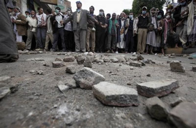 اليمن.. المعارضة تحذِّر صالح من ارتكاب جرائم ضد الثوار