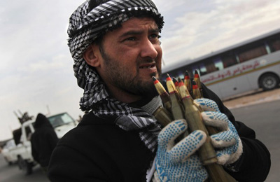 تجدد المعارك في "رأس لانوف" وتجميد أرصدة القذافي بألمانيا