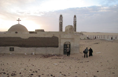 مسيحيو مصر وكنائسهم تحت ظلال الإسلام