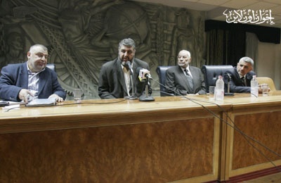 الشاطر ومالك يطالبان بالإفراج عن أسامة سليمان