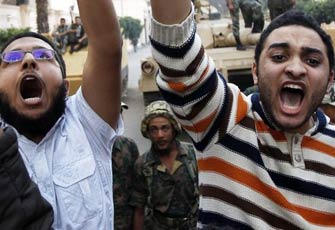 مشاهد من سقوط أمن الدولة بالإسكندرية