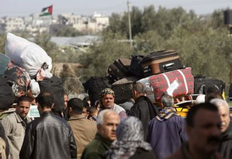 بريطانيا وفرنسا تشاركان في إجلاء المصريين من ليبيا