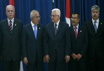 حماس تطالب بتقديم فريق سلطة عباس للمحاكمة على جرائمهم