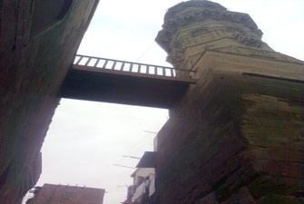 مسجد "قراقوجا الحسني".. المبالغة في إهمال الآثار!