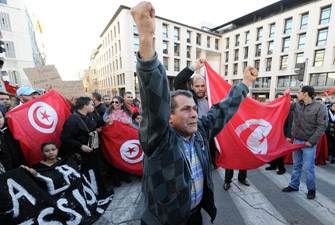 صحف العالم: ثورة تونس قابلة للتكرار بمصر