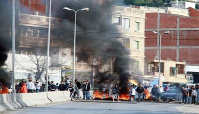 صحف العالم: تسريبات "ويكيليكس" تحرق تونس والجزائر